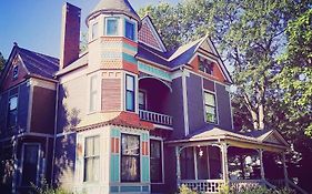 Innisfree Bed And Breakfast South Bend